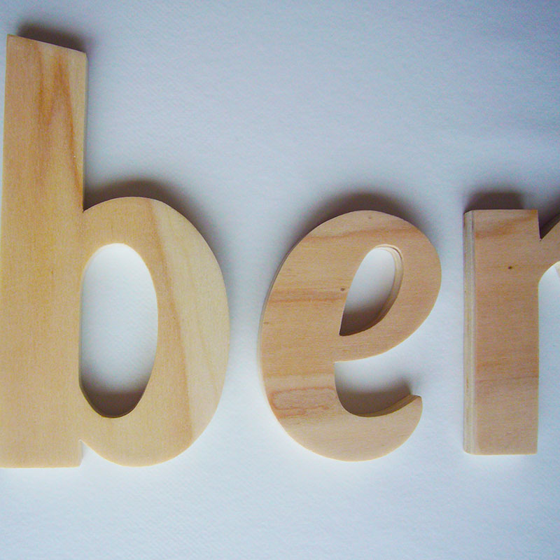 letra madera natural exterior