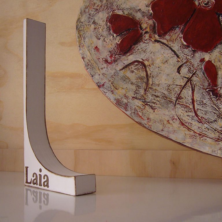 Letra L personalizada con Laia - Decoraletras