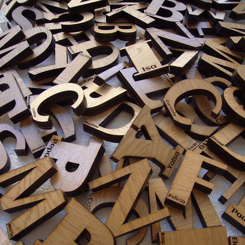 letra MDF rechapado roble