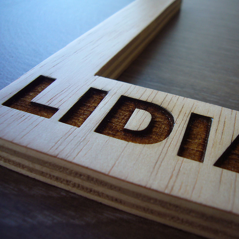 lidia grabado en madera natural - Imagen 3
