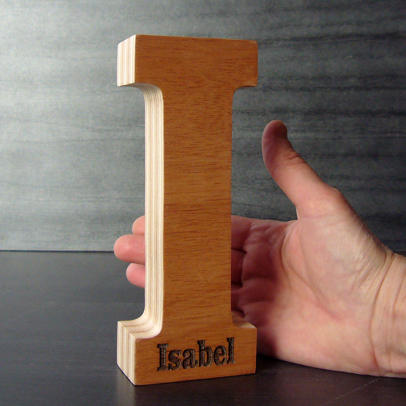 letra i de madera personalizada