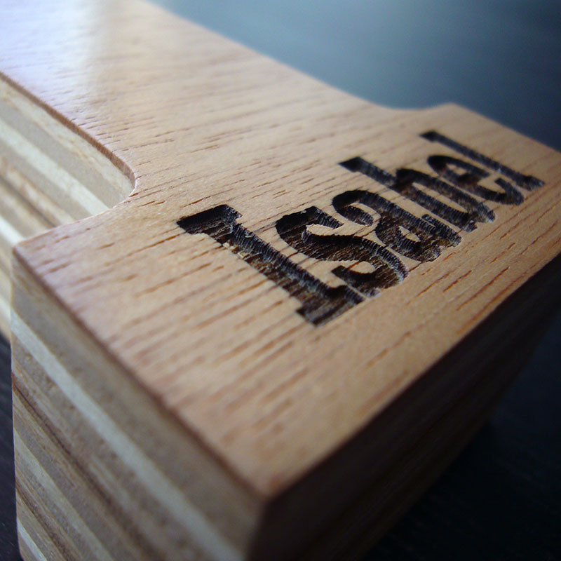 letra i de madera personalizada con nombre