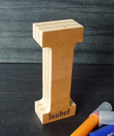 letra i de madera personalizada