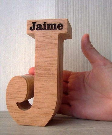 j de madera personalizada con jaime