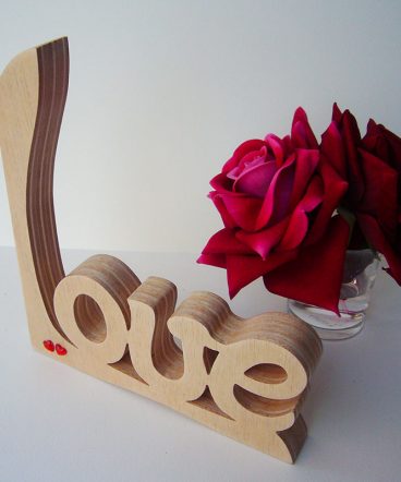 love artesano de madera de pino