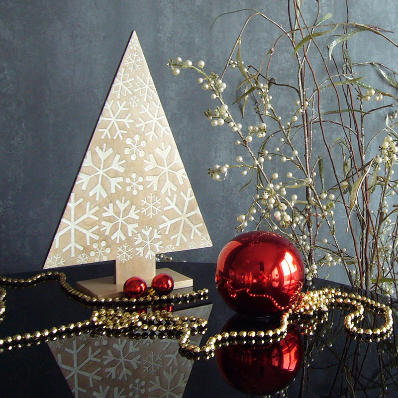 Árbol con copos de nieve