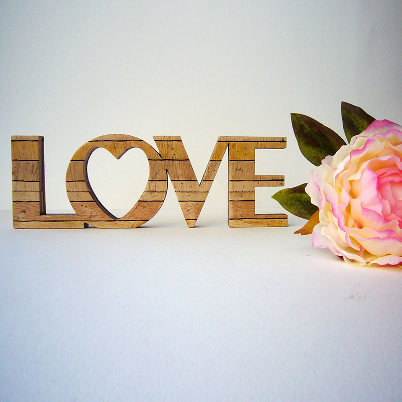 love retro de madera para decoracion del hogar