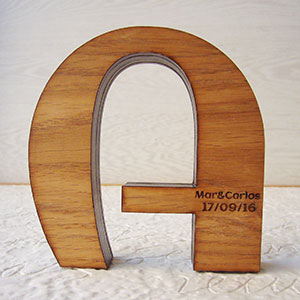 letra de madera de roble