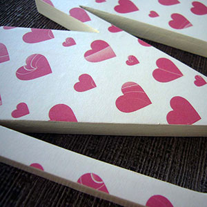 letra m decorada con corazoncitos