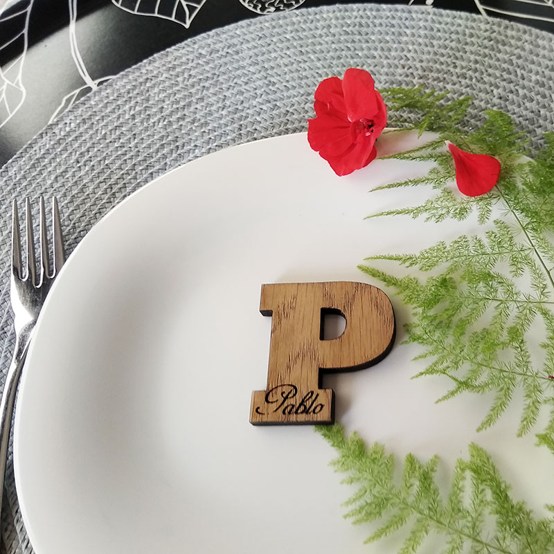 marcasitios de madera personalizados para eventos