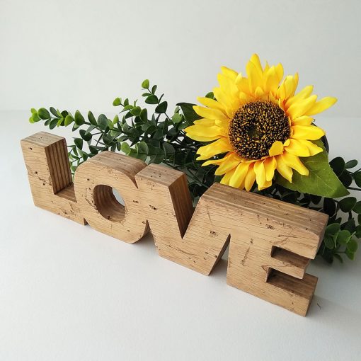 love envejecido y decorado estilo vintage