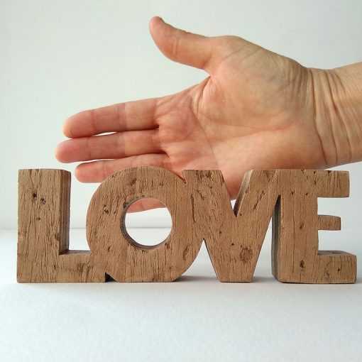 love de madera pequeño envejecido