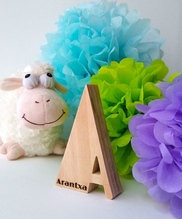 arantxa nombre artesanal en madera