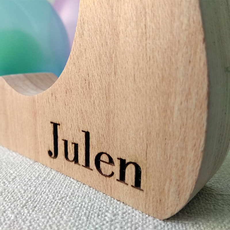 julen grabado en letra j