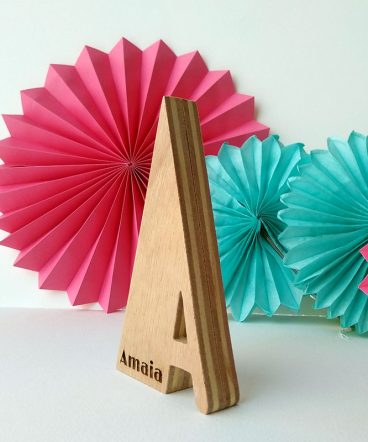 letra a de madera artesana