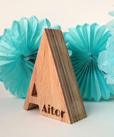 letra a grabada con aitor