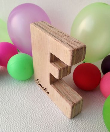 letra e de madera personalizada