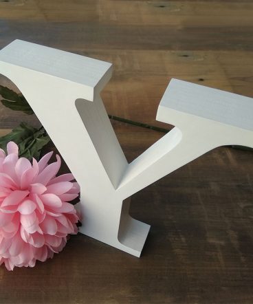 letra y griega de madera