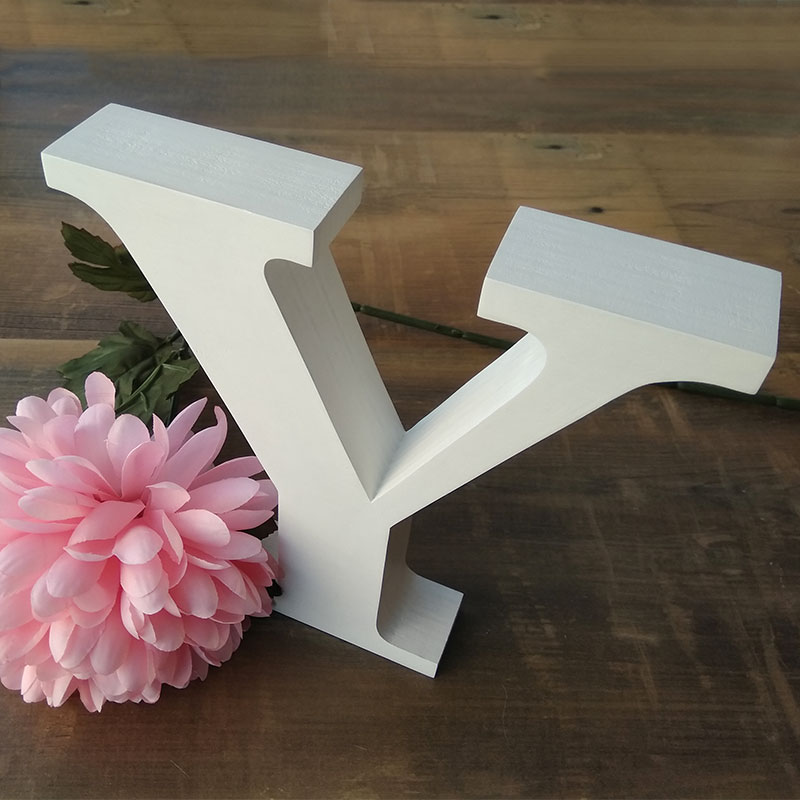 letra y griega de madera