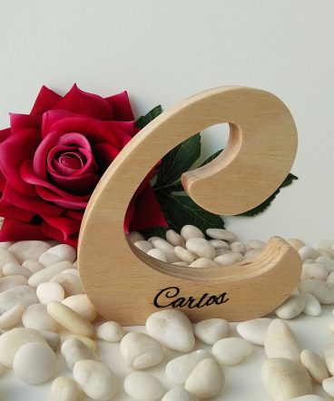letra c de madera personalizada