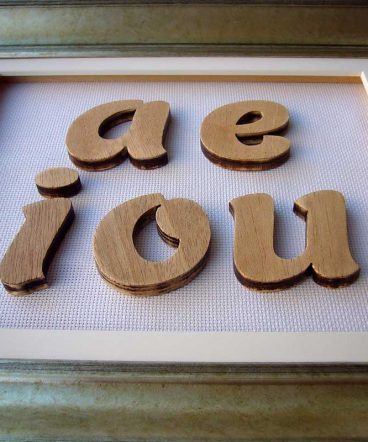 vocales de madera para scrapbooking