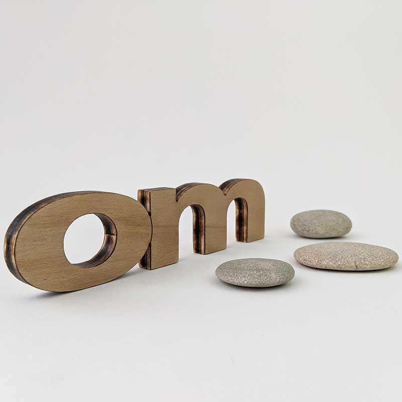 Mantra om hecho en madera natural - Imagen 7