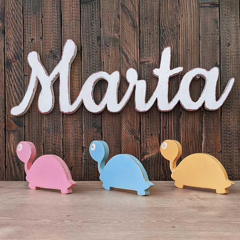 nombre Marta decorado blanco vintage con bodes rojizos
