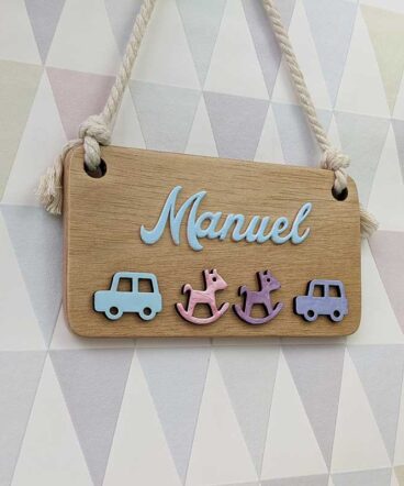 letrero con el nombre de Manuel