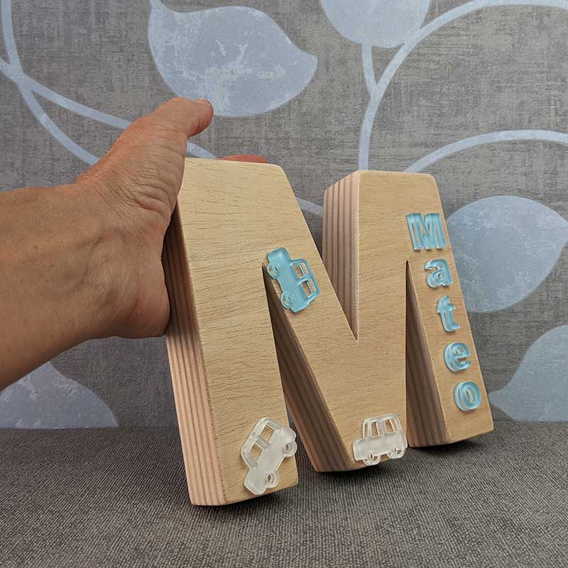 Iniciales decoradas con metacrilato - Imagen 2